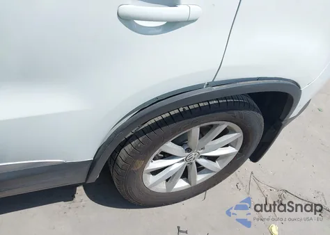 2017 Volkswagen Tiguan 2.0T Wolfsburg Edition z USA, uszkodzony, nr VIN WVGRV7AX6HK006975